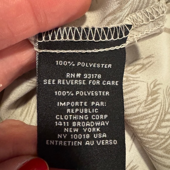 Women's Grace Palm Print Sleeveless Top - Picture 4 of 6